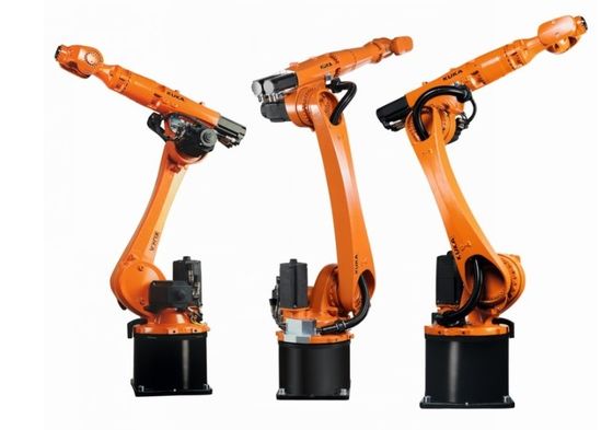 Kuka Newsletter Roboterarm mit Industrieautomation KR 22 Schweißoptimierung