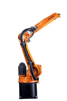 kuka kr 6 Industriemechaniker mit einer Vielzahl von Sensoren